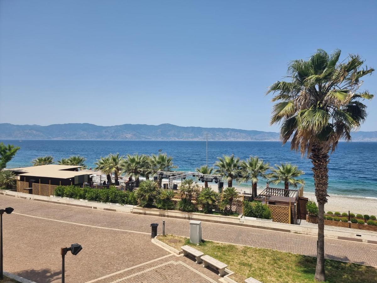 Loft Magna Grecia Reggio Calabria Centro Storico A 3 Minuti A Piedi Dal Mare Apartment Exterior photo