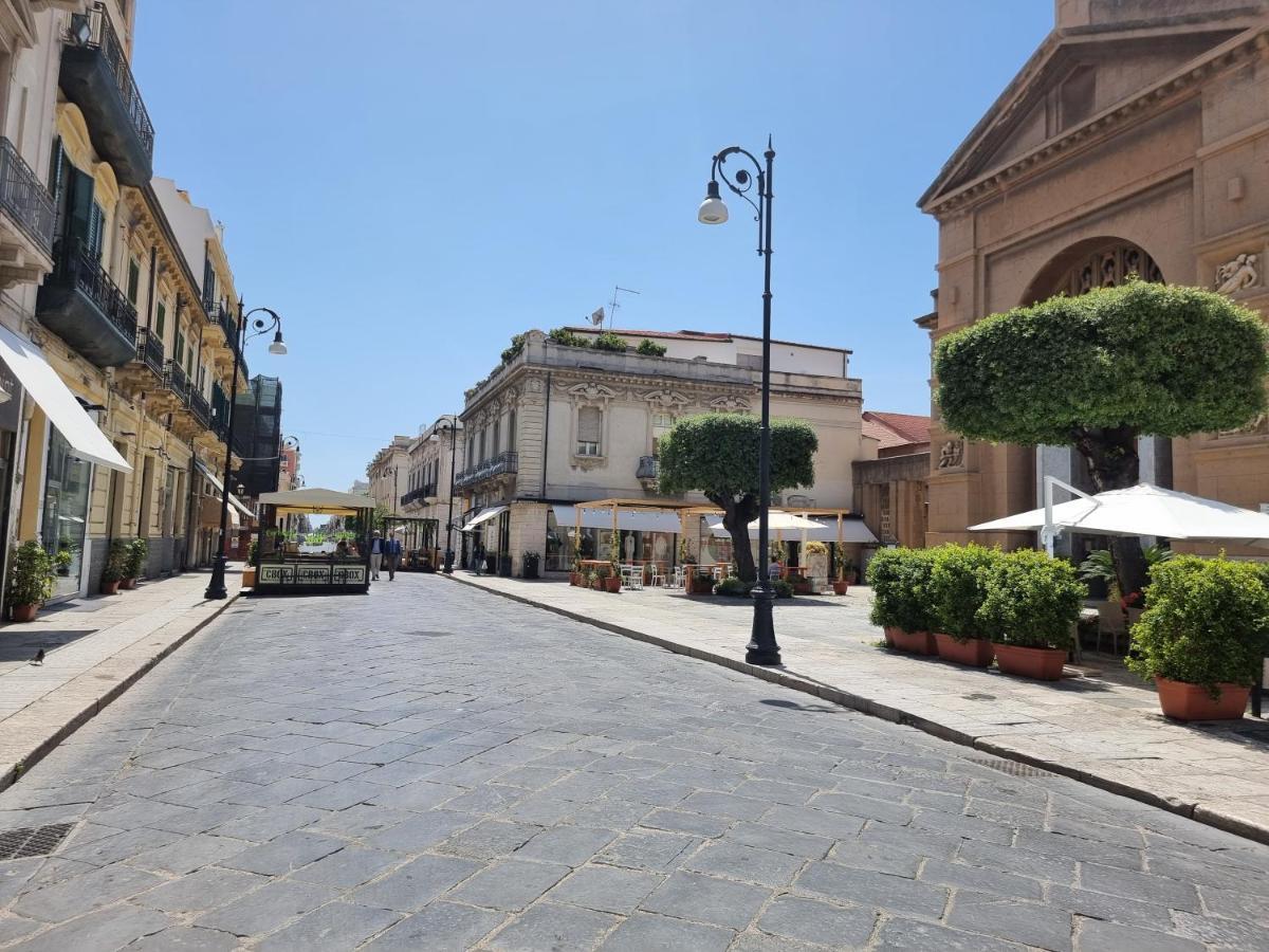 Loft Magna Grecia Reggio Calabria Centro Storico A 3 Minuti A Piedi Dal Mare Apartment Exterior photo