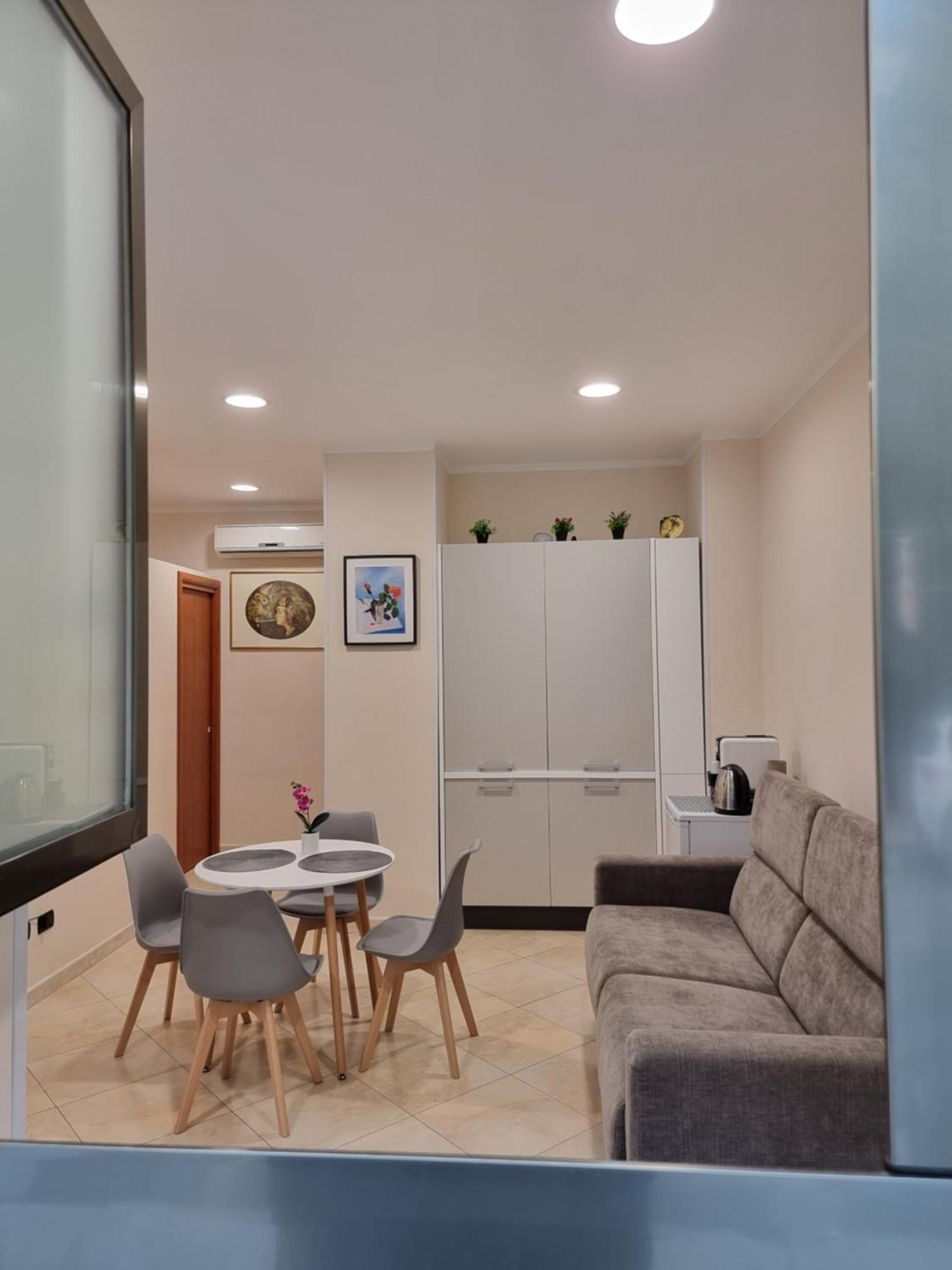 Loft Magna Grecia Reggio Calabria Centro Storico A 3 Minuti A Piedi Dal Mare Apartment Exterior photo